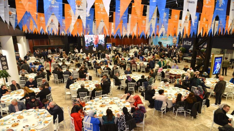 AK Parti Kocaeli, 3 bin kişilik iftarla Ramazan’ı noktaladı