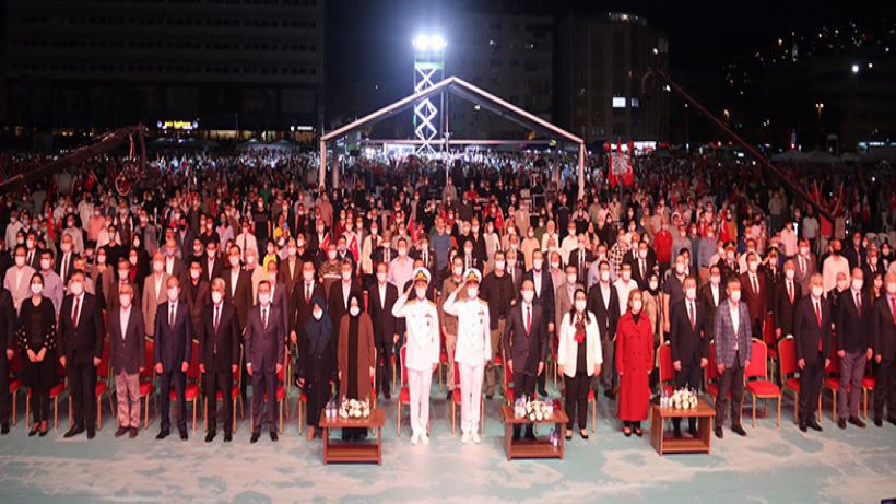 Binlerce Kocaelili 15 Temmuz şehitlerini saygıyla andı