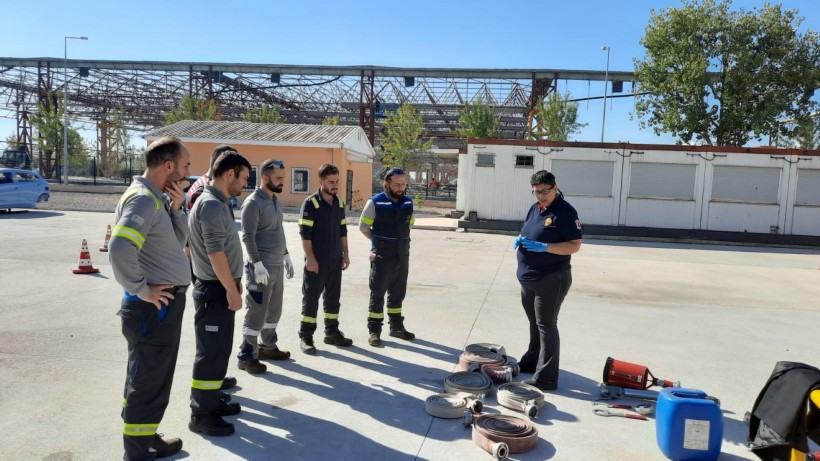 Büyükşehir İtfaiyesi, endüstriyel tesis eğitimlerine devam ediyor