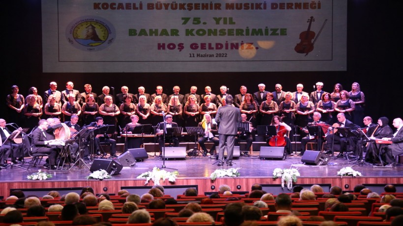 Büyükşehir Musiki Derneği Korosu tam 75 yaşında