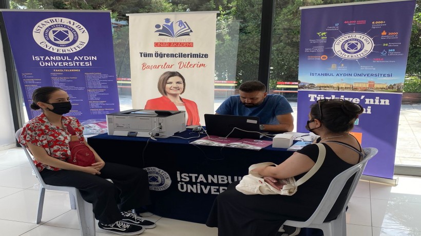 Çınar Akademi’de sürdürülen ücretsiz danışmanlık hizmetine gençlerden yoğun ilgi