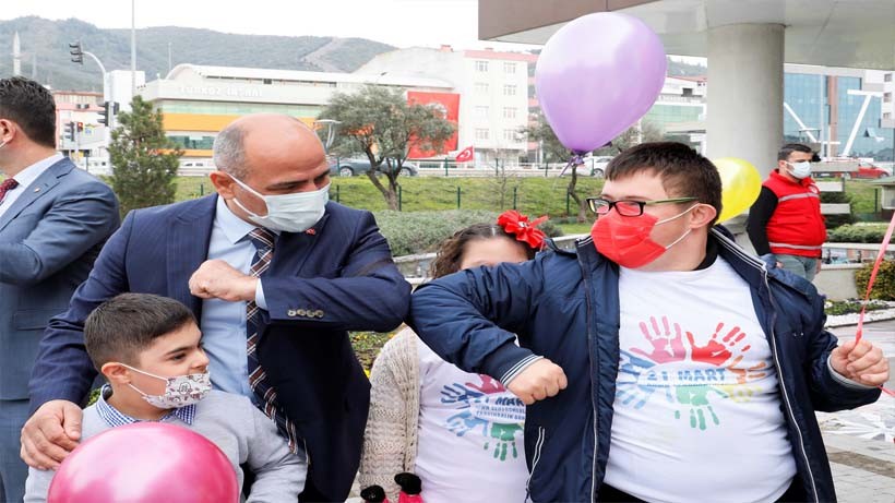 Farkındalık için balon uçurdular