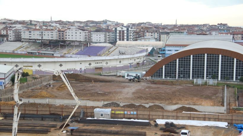 Gebze’nin yeni futbol sahasında yoğun çalışma