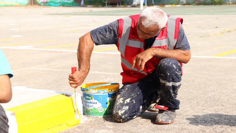 İzmit Belediyesinden okullara tadilat desteği