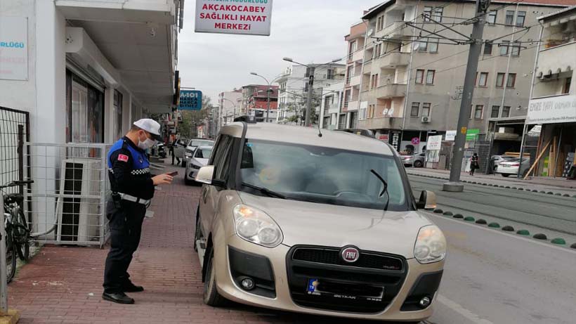 Kaldırım parklanmasına geçit yok