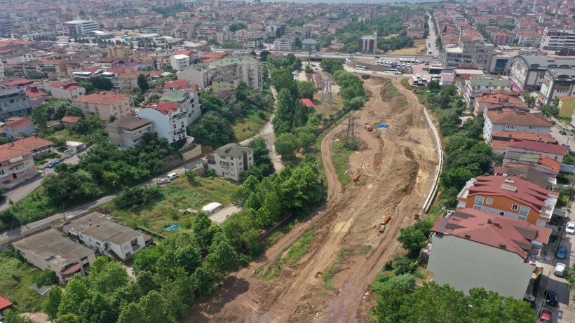 Kaşkaldere Kavşağı’nda köprü kazıkları çakılıyor