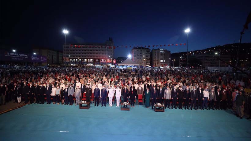 Kocaelililer 15 Temmuz şehitlerini rahmetle andı