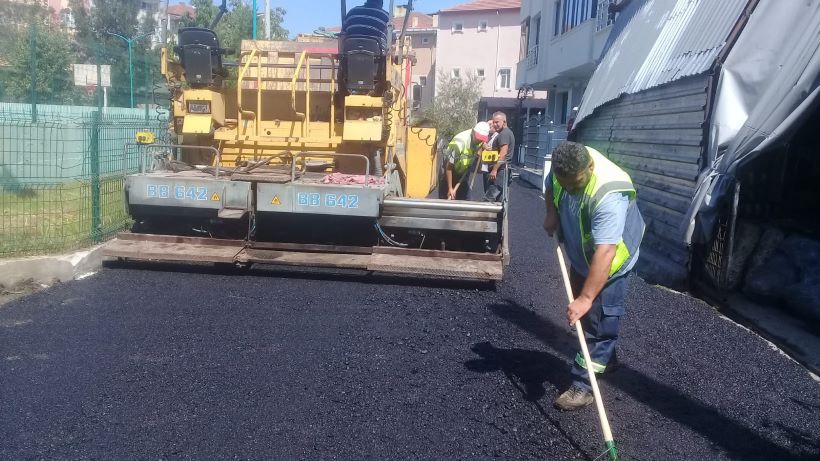 Körfez’de asfalt çalışmaları sürüyor