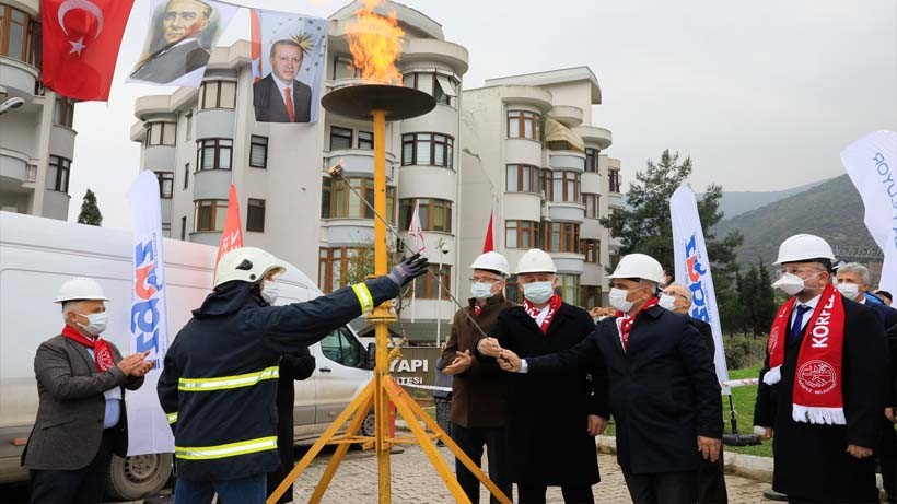 Şirinyalı ve Kalburcu doğalgaza kavuştu