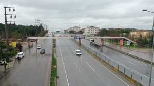 Derince’deki 2 eski üst geçit yenilenerek kente estetik katacak