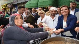 İzmit Belediyesi aşure dağıtacak