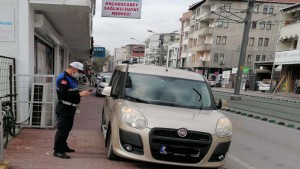 Kaldırım parklanmasına geçit yok