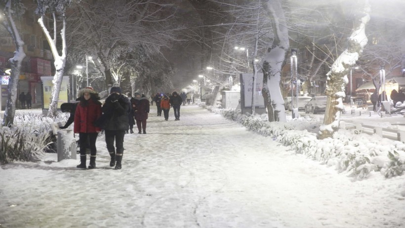 Yoğun kar yağışında yollarda sıkıntı yaşanmadı